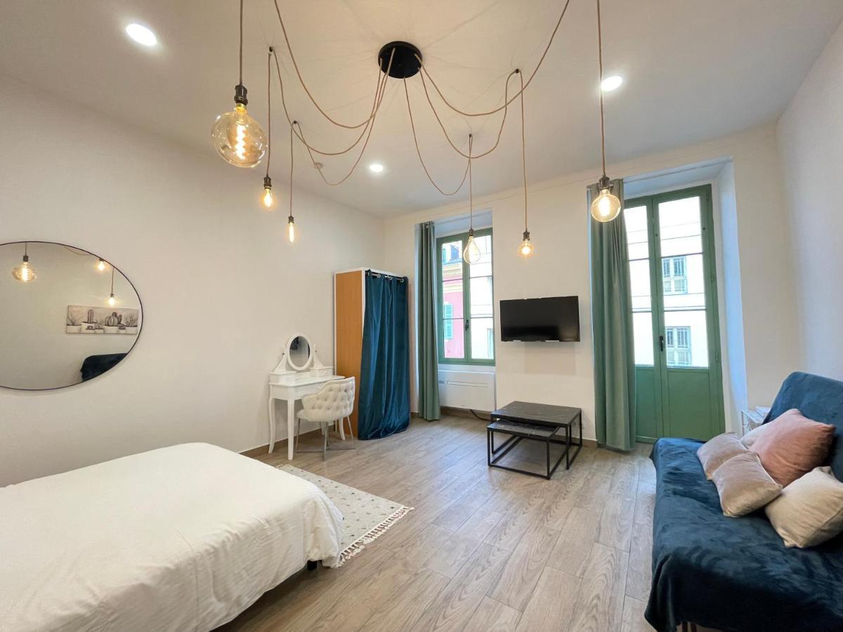 Renting - 2 Massena - Luxury Loft - Balcony Massena Square View - Aircon Apartment