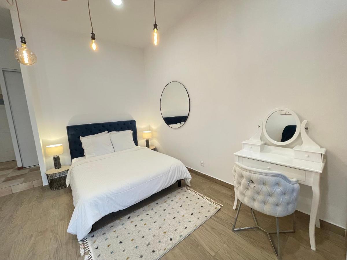 Renting - 2 Massena - Luxury Loft - Balcony Massena Square View - Aircon Apartment