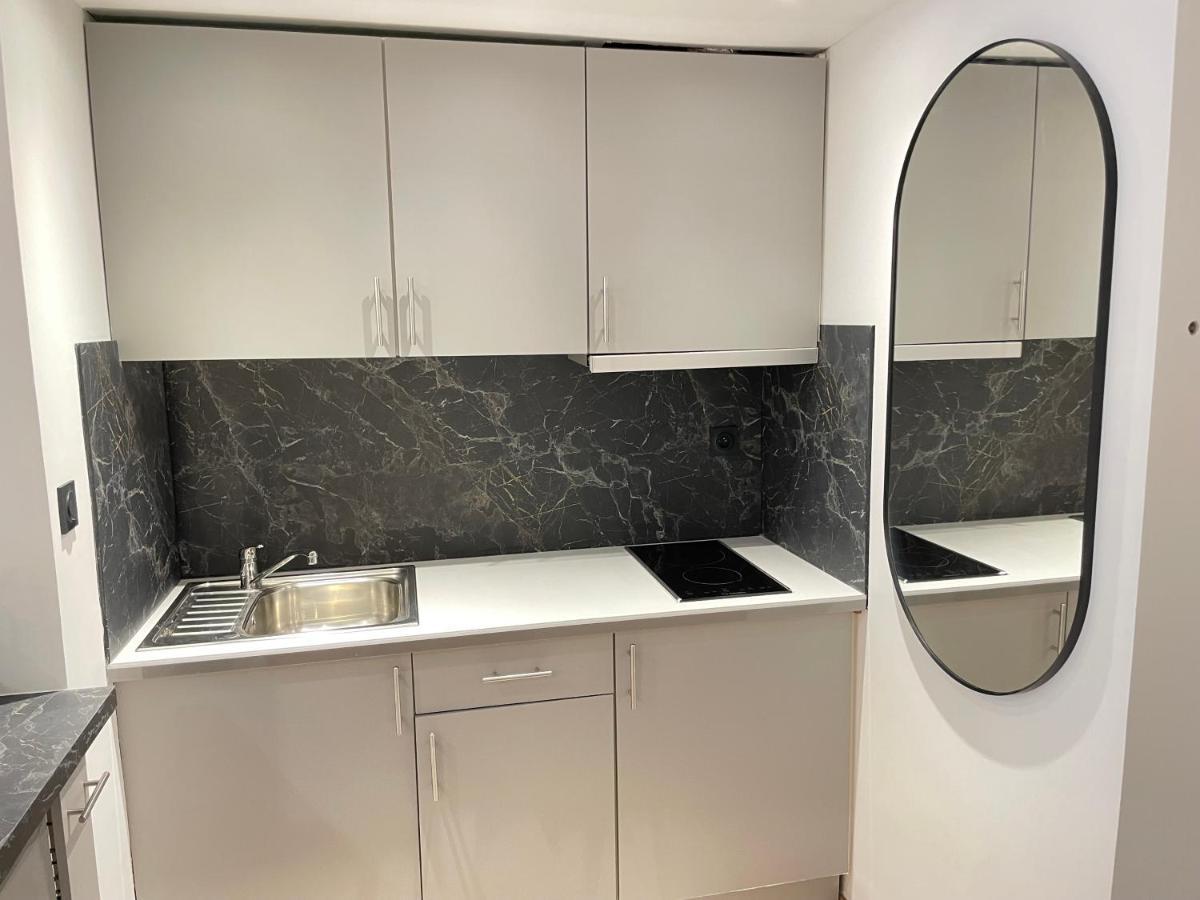 Renting - 2 Massena - Luxury Loft - Balcony Massena Square View - Aircon Nice