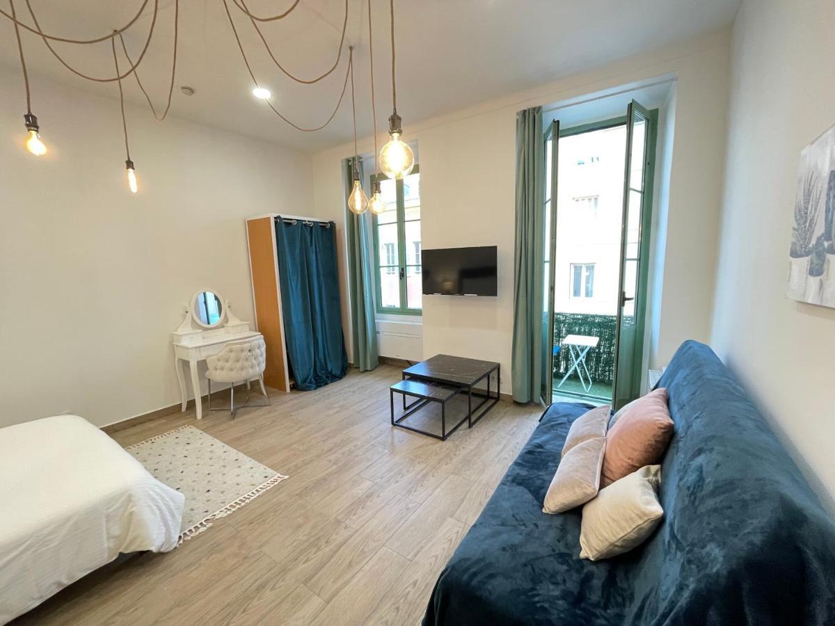 Renting - 2 Massena - Luxury Loft - Balcony Massena Square View - Aircon Apartment