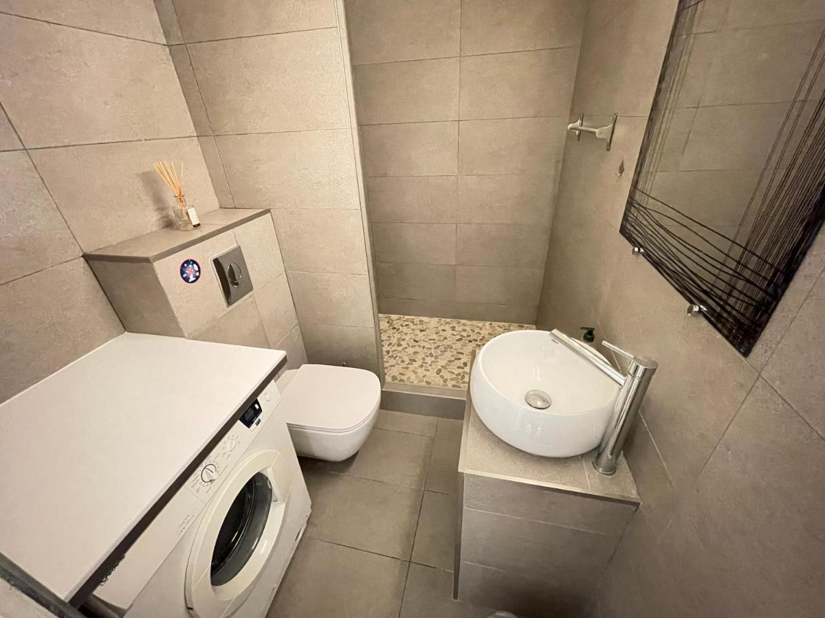 Renting - 2 Massena - Luxury Loft - Balcony Massena Square View - Aircon Apartment Nice